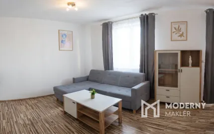 Na prenájom priestranný 2-izbový byt s parkovaním v Malackách