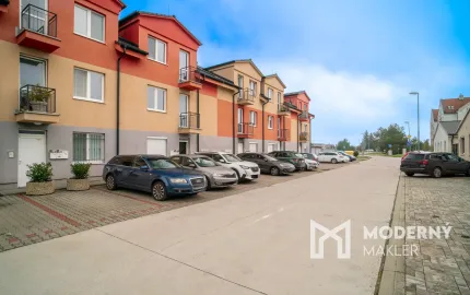 Na prenájom priestranný 2-izbový byt s parkovaním v Malackách