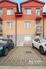 Na prenájom priestranný 2-izbový byt s parkovaním v Malackách