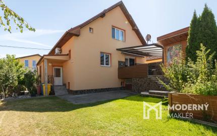 Na predaj priestranný 6-izbový rodinný dom v Žiline – Závodie