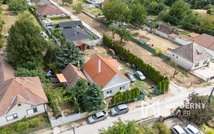 Na predaj kompletne zrekonštruovaný 3-izbový rodinný dom v obci Šoporňa