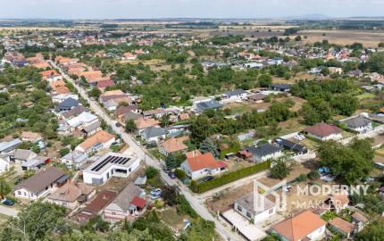 Na predaj kompletne zrekonštruovaný 3-izbový rodinný dom v obci Šoporňa