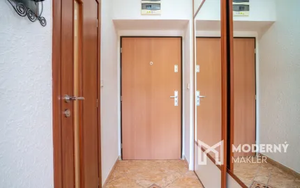 Na predaj 2-izbový byt s parkingom pri OC Nivy, Bratislava