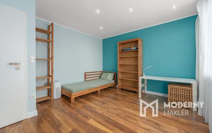 Na predaj 4-IZBOVÝ BYT S VLASTNÝM POZEMKOM, BAZÉNOM, WELLNESS, GARÁŽOU A CHARAKTEROM RODINNÉHO DOMU V DEVÍNSKEJ NOVEJ VSI