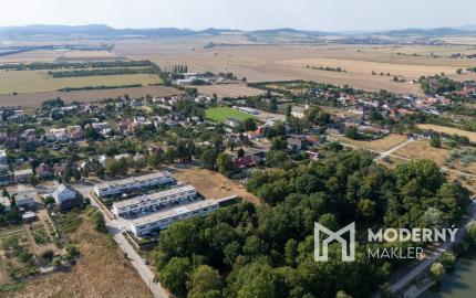 Na predaj veľky pozemok v Borovciach so silným potenciálom