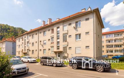 NA PREDAJ | 3 - IZBOVÝ BYT SO SÚKROMNÝM PARKOVACÍM MIESTOM | POD SOKOLICE - TRENČÍN