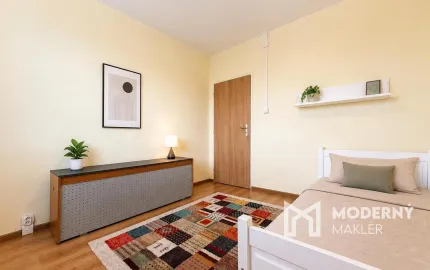 Na prenájom čiastočne zrekonštruovaný 2-izbový byt s balkónom v Poprade