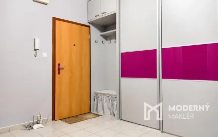 Na prenájom čiastočne zrekonštruovaný 2-izbový byt s balkónom v Poprade