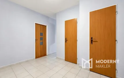 Na prenájom čiastočne zrekonštruovaný 2-izbový byt s balkónom v Poprade