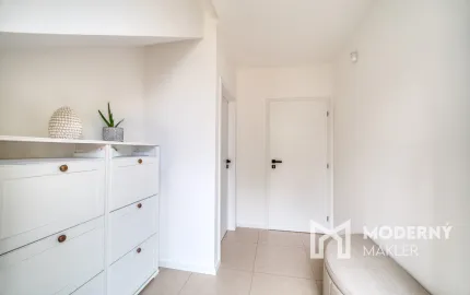 EXKLUZÍVNE na prenájom 2-izbový byt so záhradou a parkovaním vo Vajnoroch