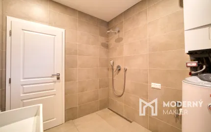 EXKLUZÍVNE na prenájom 2-izbový byt so záhradou a parkovaním vo Vajnoroch