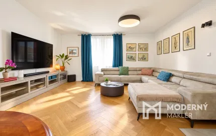 Na predaj veľkorysý rodinný dom s bazénom a dvojgarážou v Pezinku