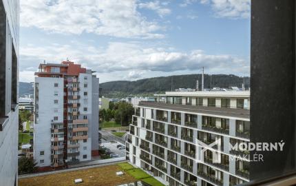 VÝRAZNE ZNÍŽENÁ CENA - Na predaj priestranný, štýlový 3-izbový byt s balkónom v Europalace – Žilina