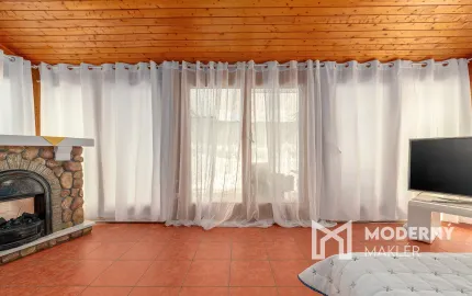 Na predaj rodinný dom s bazénom, saunou a miestom pri vode v Kisbodaku