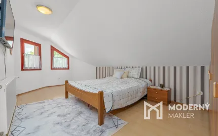 Na predaj rodinný dom s bazénom, saunou a miestom pri vode v Kisbodaku