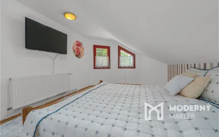 Na predaj rodinný dom s bazénom, saunou a miestom pri vode v Kisbodaku