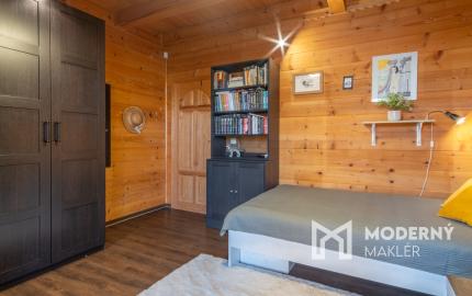 Na predaj rodinný dom s výhľadom na Vysoké Tatry a jazierkom na kúpanie