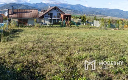 Na predaj stavebný pozemok v Brezne – Rovne