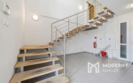 Na prenájom priestranná kancelária s parkovaním pri obchvate Trnava-Zavarská