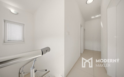 Na predaj moderný 4-izbový rodinný dom v pokojnej lokalite Píniová alej pri Malackách