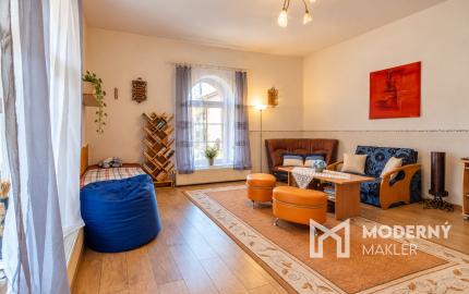 Na predaj kompletne zrekonštruovaný 3-izbový rodinný dom s dvojgarážou , Mokrá Lúka
