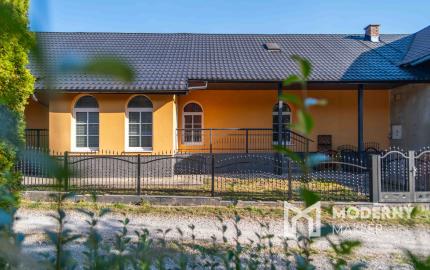 Na predaj kompletne zrekonštruovaný 3-izbový rodinný dom s dvojgarážou , Mokrá Lúka