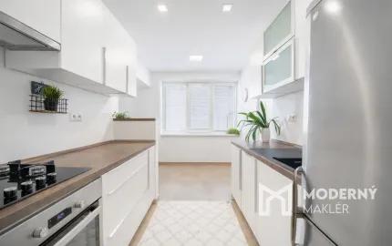 Na predaj zrekonštruovaný 2-izbový byt s balkónom a pivnicou - VEĽKÉ LEVÁRE