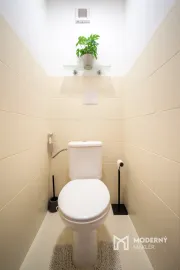 Na predaj zrekonštruovaný 2-izbový byt s balkónom a pivnicou - VEĽKÉ LEVÁRE