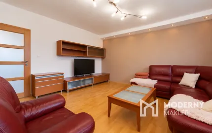 Na predaj priestranný rodinný 6-izb dom s bazénom, garážou a letnou kuchyňou