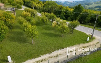 Na predaj stavebný rekreačný pozemok pod Vršatcom – Horné Dúžavy, Vršatské Podhradie