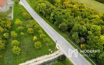 Na predaj stavebný rekreačný pozemok pod Vršatcom – Horné Dúžavy, Vršatské Podhradie
