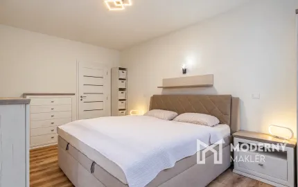 Dvakrát viac priestoru za jednu cenu: Na predaj 3-izbový byt po kompletnej rekonštrukcii s nebytovými priestormi, Štrba
