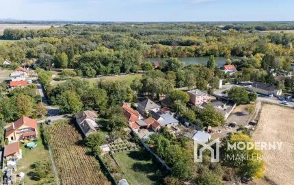 Na predaj 6-izbový rodinný dom s bazénom a krásnou záhradou v Potônskych Lúkach