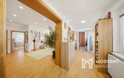 Na predaj 6-izbový rodinný dom s bazénom a krásnou záhradou v Potônskych Lúkach