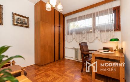 Na predaj priestranný 6-izbový rodinný dom s krytým bazénom a garážou v Šamoríne