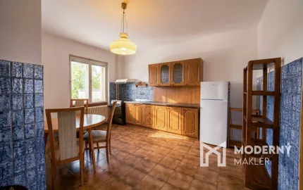 Na predaj rodinný dom s potenciálom podľa vašich predstáv len 20 minút od  Bratislavy, Veľký Biel