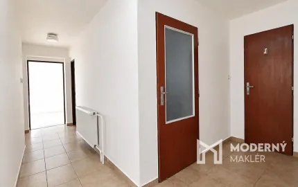 Na predaj priestranný 6-izbový rodinný dom po kompletnej rekonštrukcii v Skačanoch