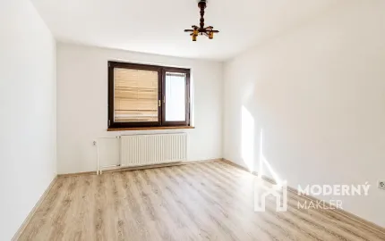 Na predaj priestranný 6-izbový rodinný dom po kompletnej rekonštrukcii v Skačanoch