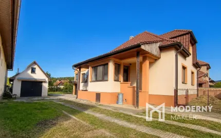 Na predaj priestranný 6-izbový rodinný dom po kompletnej rekonštrukcii v Skačanoch