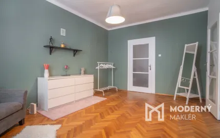 Na prenájom štýlový a priestranný 3,5 izbový byt v centre mesta/ Stylish and spacious 3.5-room apartment for rent in the Old Town