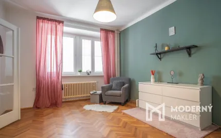 Na prenájom štýlový a priestranný 3,5 izbový byt v centre mesta/ Stylish and spacious 3.5-room apartment for rent in the Old Town
