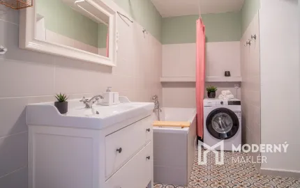 Na prenájom štýlový a priestranný 3,5 izbový byt v centre mesta/ Stylish and spacious 3.5-room apartment for rent in the Old Town