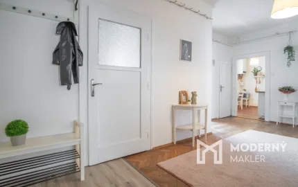 Na prenájom štýlový a priestranný 3,5 izbový byt v centre mesta/ Stylish and spacious 3.5-room apartment for rent in the Old Town