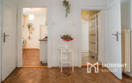 Na prenájom štýlový a priestranný 3,5 izbový byt v centre mesta/ Stylish and spacious 3.5-room apartment for rent in the Old Town