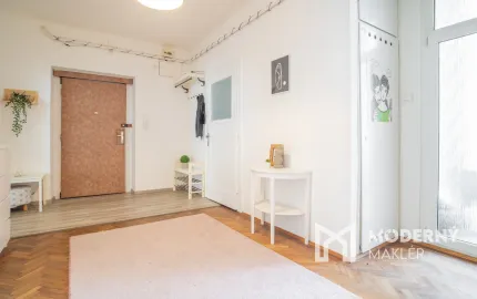 Na prenájom štýlový a priestranný 3,5 izbový byt v centre mesta/ Stylish and spacious 3.5-room apartment for rent in the Old Town
