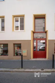 Na prenájom štýlový a priestranný 3,5 izbový byt v centre mesta/ Stylish and spacious 3.5-room apartment for rent in the Old Town
