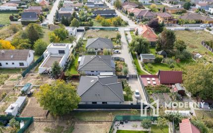 Na predaj 4-izbový rodinný dom / bungalov s atmosférou domova v Ivanke pri Dunaji
