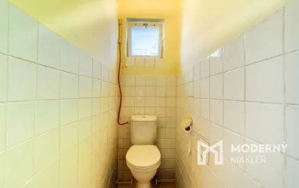 Na predaj priestranný rodinný dom s veľkým pozemkom v obci Dlhá nad Váhom