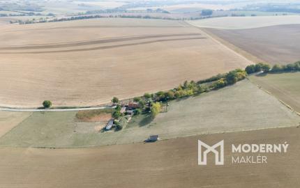 Na predaj gazdovský dom a biofarma na samote v obci Pastuchov
