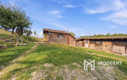 Na predaj gazdovský dom a biofarma na samote v obci Pastuchov